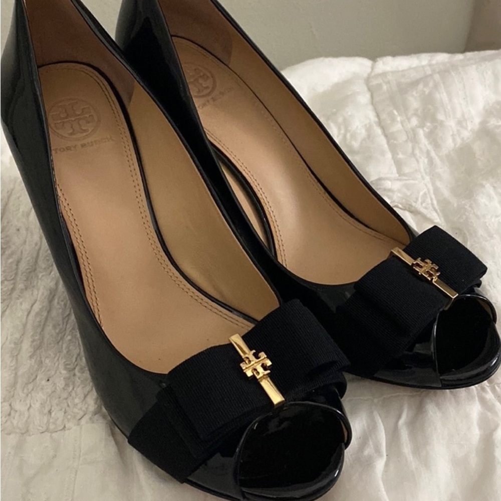 Tory Burch Wedged Black Shoes Size 8 Pre-owned